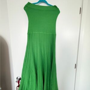 **💚 Stunning Kelly Green Knit Dress 💚**